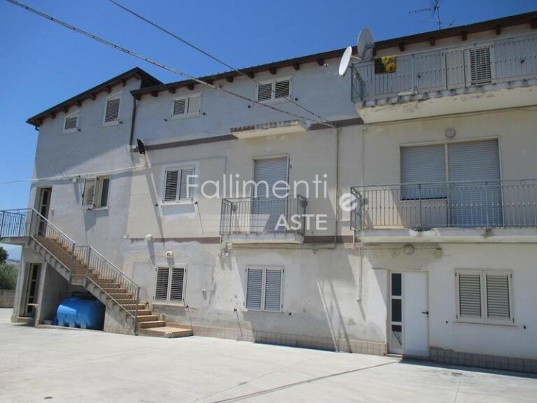 Esecuzione Immobiliare Nr. 81/2014 - Fallimenti e Aste