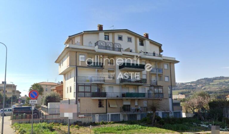 Procedura di Liquidazione Nr. 33/2023 - Fallimenti e Aste