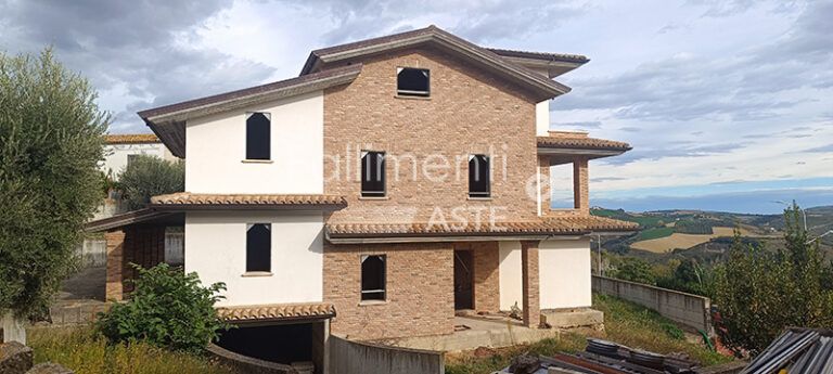 Esecuzione Immobiliare Nr. 165/2025 - Fallimenti e Aste