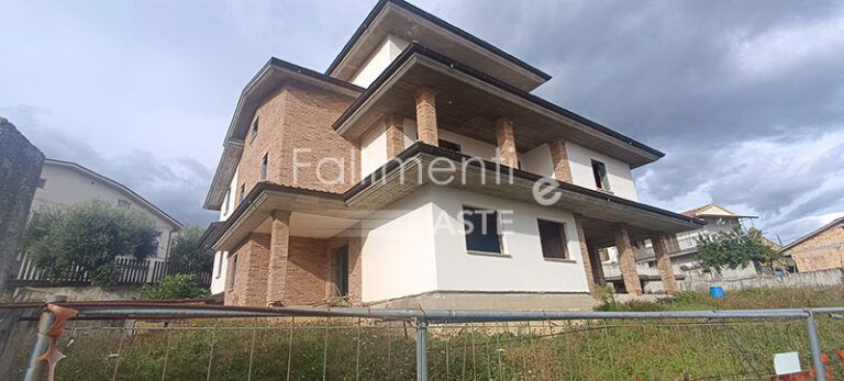Esecuzione Immobiliare Nr. 165/2025 - Fallimenti e Aste