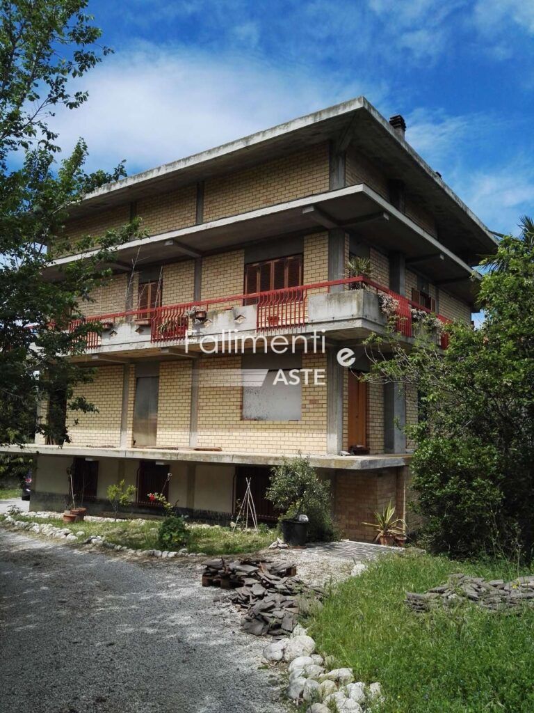 Esecuzione Immobiliare Nr. 92/2018 - Fallimenti e Aste